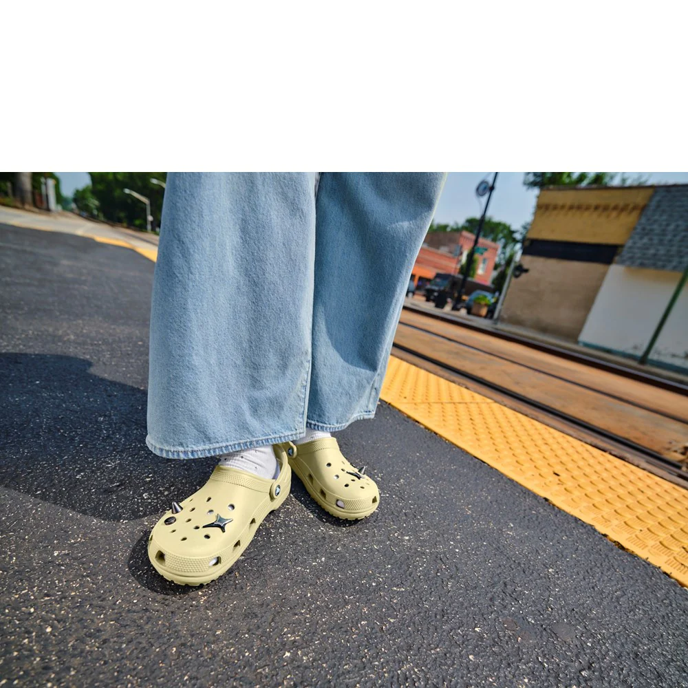Crocs Unisex Classic Clog - Image 7