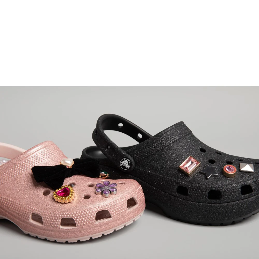 Crocs Unisex Classic Glitter Clog - Image 7