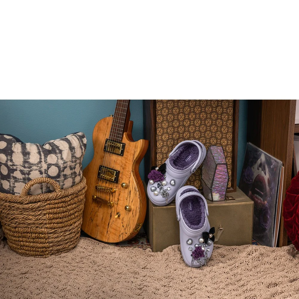 Crocs Unisex Classic Lined Clog - Image 8