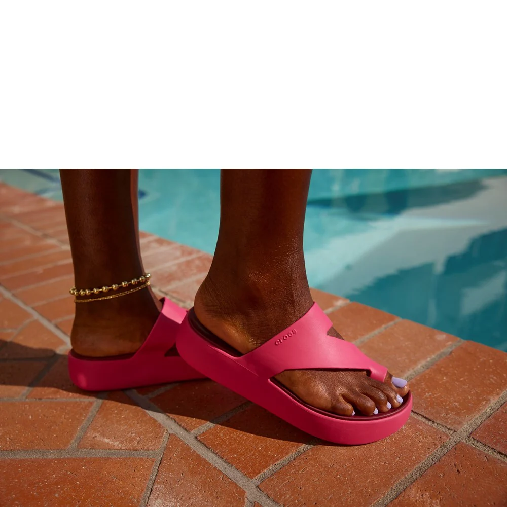 Crocs Getaway Platform Toe Loop - Image 9