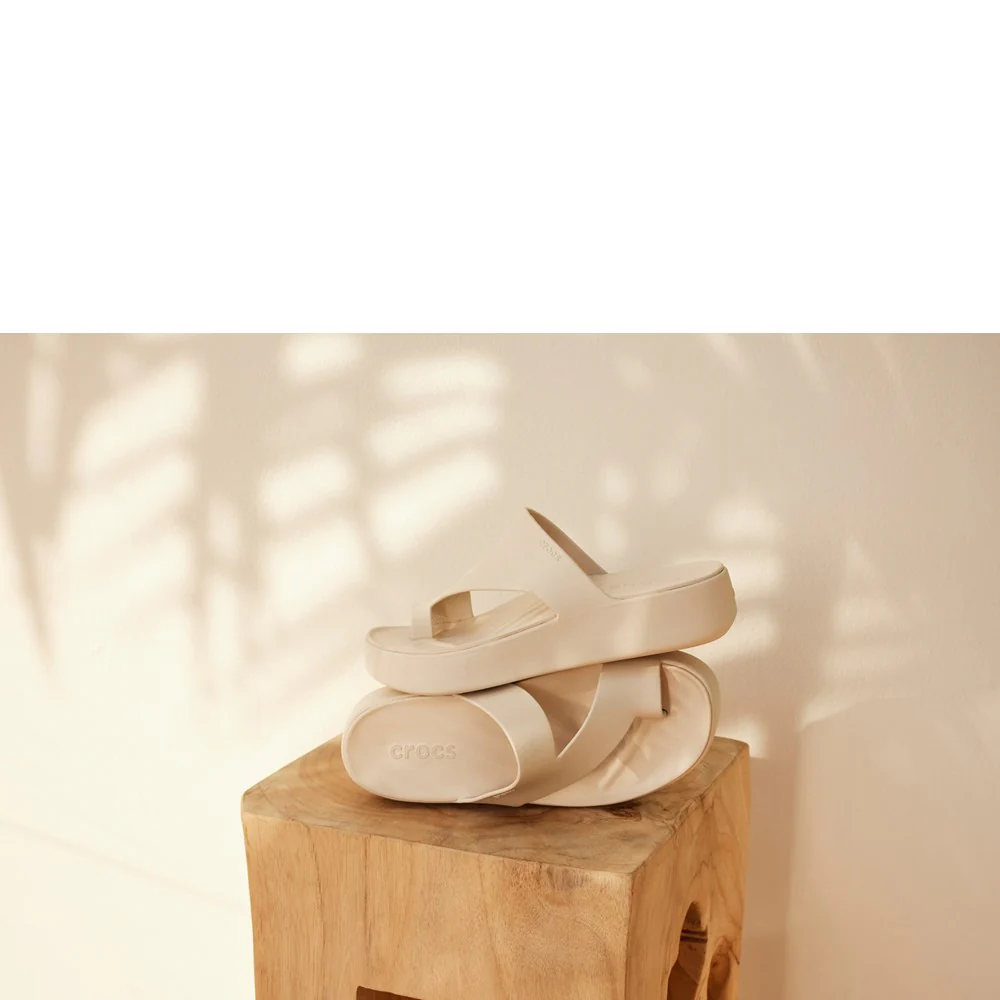 Crocs Getaway Platform Toe Loop - Image 10