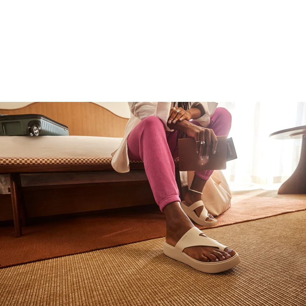 Crocs Getaway Platform Toe Loop - Image 9