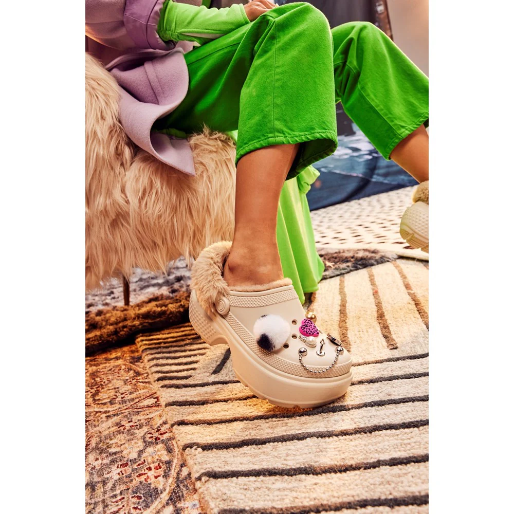 Crocs Unisex Stomp Lined Clog - Image 8
