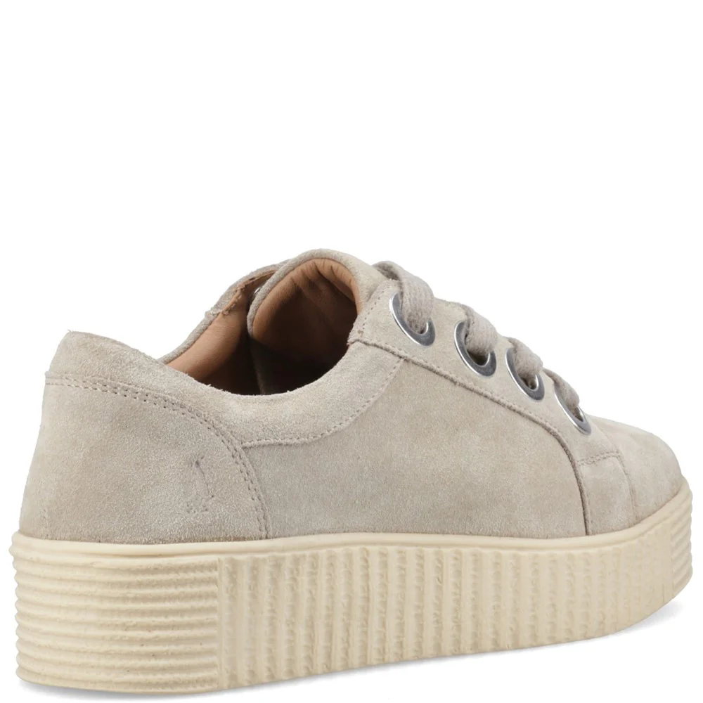 Hush Puppies Tamsin Suede Trainer - Image 2